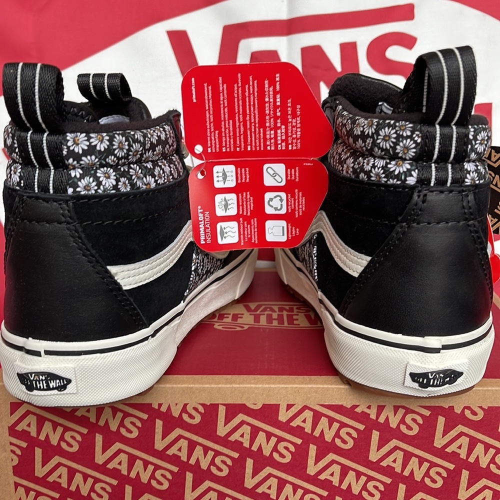 Vans WMNS Sk8-Hi Mte-2
Black Floral
VNOA5HZZF2B
boots sneakers - Picture 14 of 16